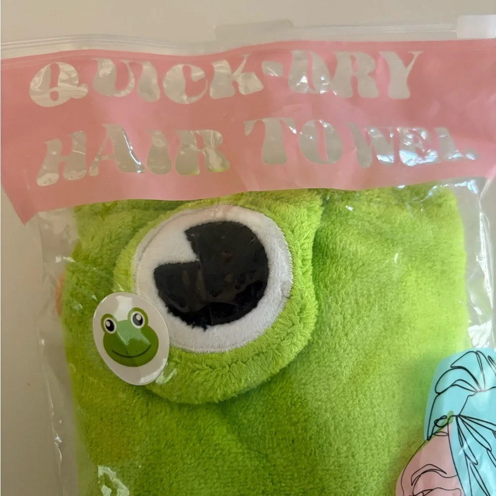NWT Urban Outfitters Frog Hair Towel